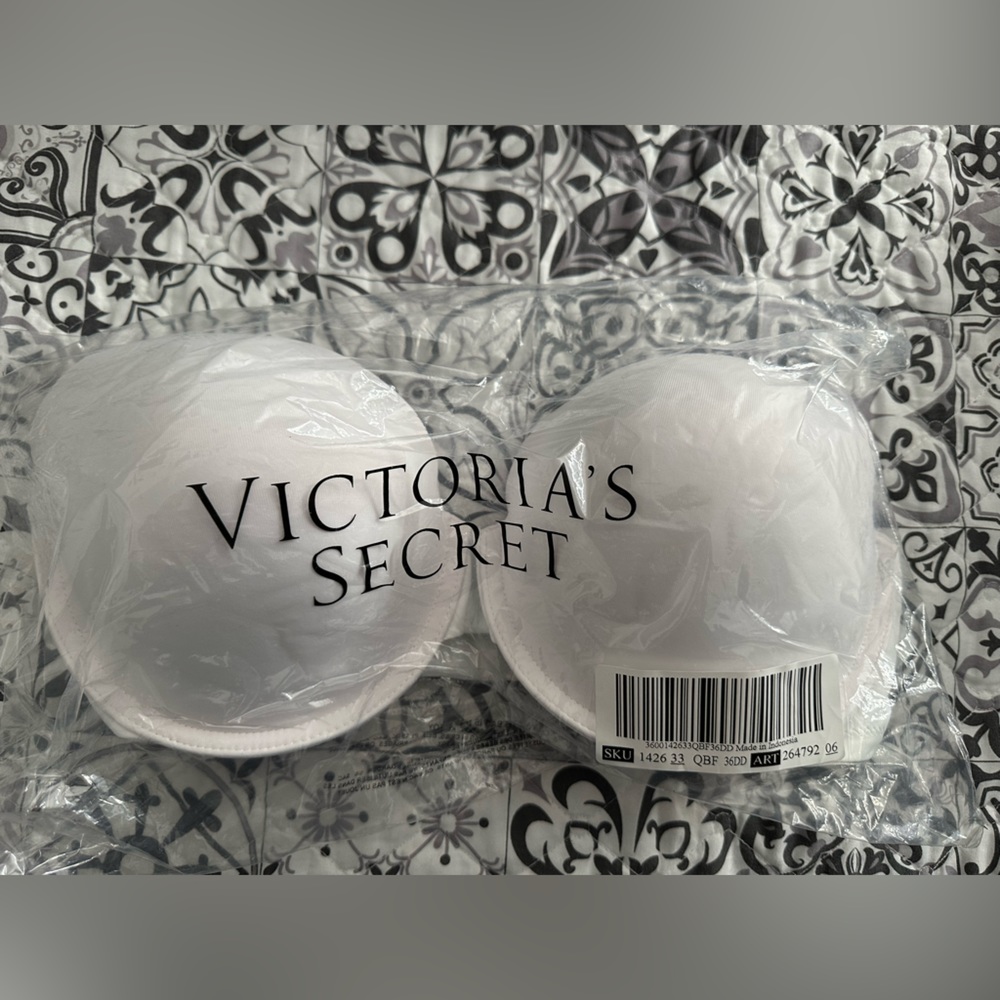 NWT Victoria’s Secret PINK Wear Everywhere T-Shirt Lightly Lined Bra
